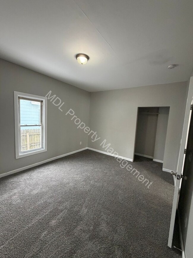 Building Photo - 3 Bedroom House for Rent!