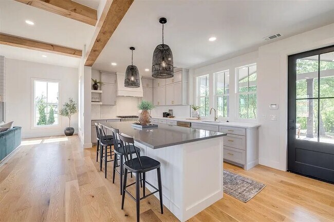 Building Photo - 29786 Vineyard Mdw Rd