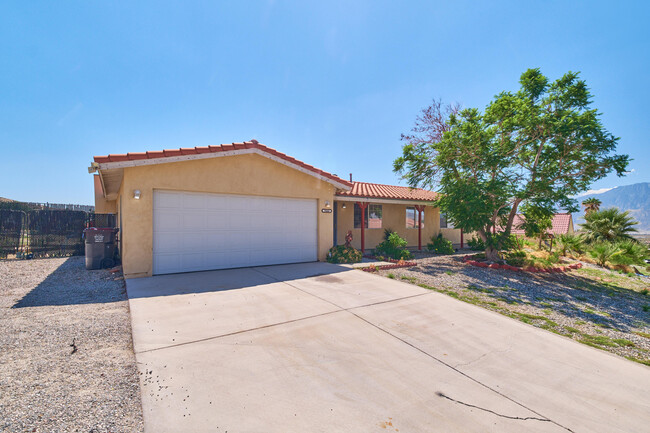 Building Photo - 9464 Valencia Dr