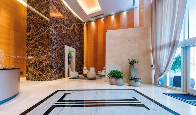 Foto del edificio - 16001 Collins Ave