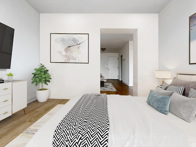 Building Photo - 240 E 26th St