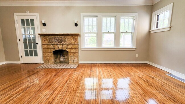 Foto del edificio - Move in ready!