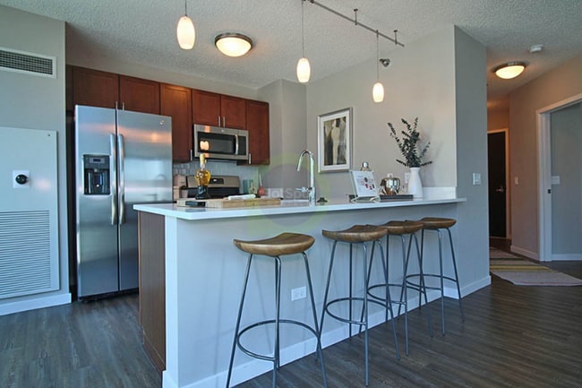 Photo - 355 E Ohio St Apartment