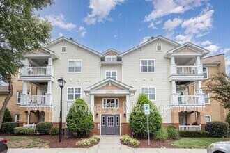Building Photo - 17135 Red Feather Dr