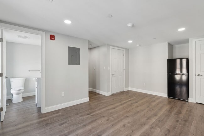 Photo - "610" on Congress St: New Studio Apt. 1BA $1400.00 Heat & H20 included