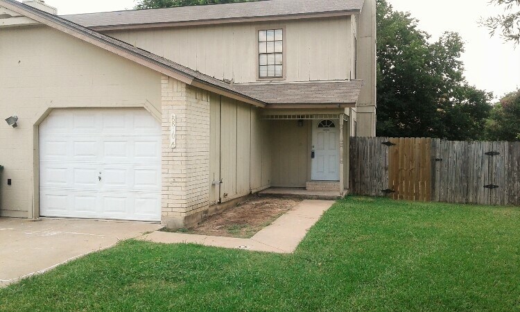 Primary Photo - 8810 Springmail CIR UnitA