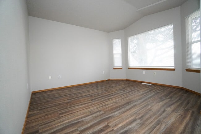 Foto del edificio - 79 E 2nd St N