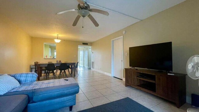 Foto del edificio - 4570 NW 18th Ave