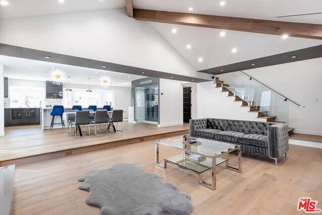 Building Photo - 18721 Hatteras St