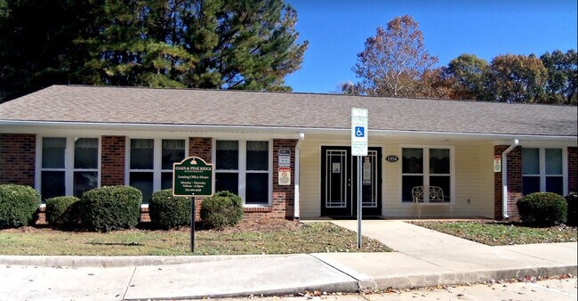 1574 Red Oak Dr Roxboro Nc 27573 Apartments Roxboro Nc Apartments Com