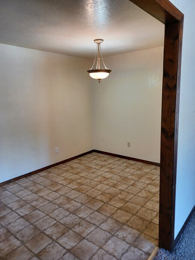 Building Photo - 1139 W 650 N St