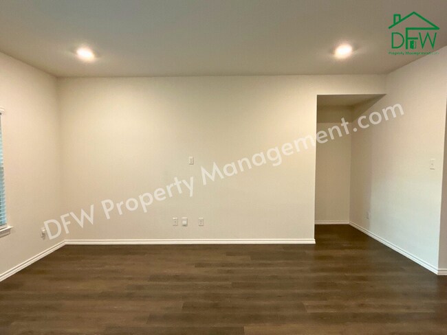 Foto del edificio - 3909 Dickinson Ave