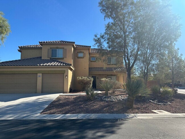 Foto del edificio - Rare 6 bedroom rental in gated community
