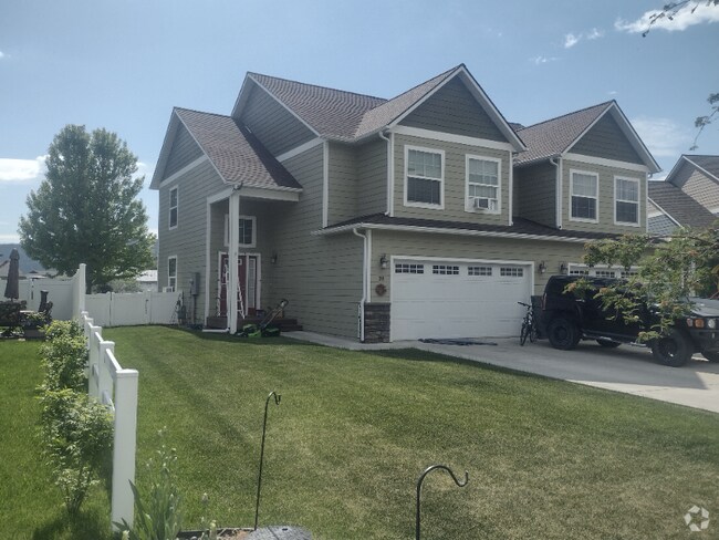 Building Photo - 38 Muskrat Dr
