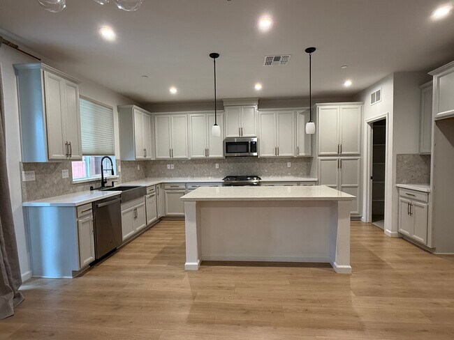 Foto del edificio - 1580 Blue Moon Ln