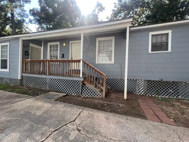 Building Photo - Housing Vouchers Accepted!!! 1/2 OFF FIRST...