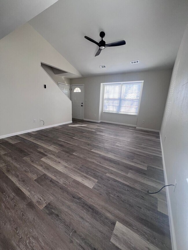 Foto del edificio - 1715-1715 Hanover Blvd