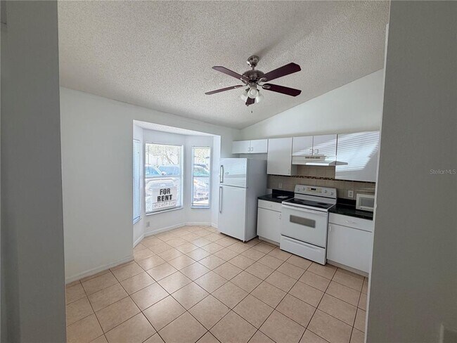 Building Photo - 2411 Kam Ct
