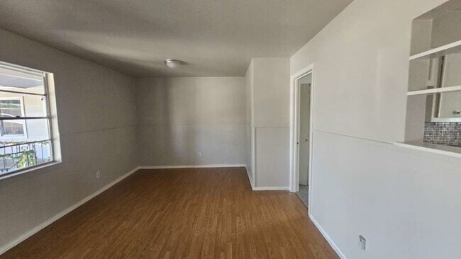 Foto del edificio - 9222 Lockwood Dr