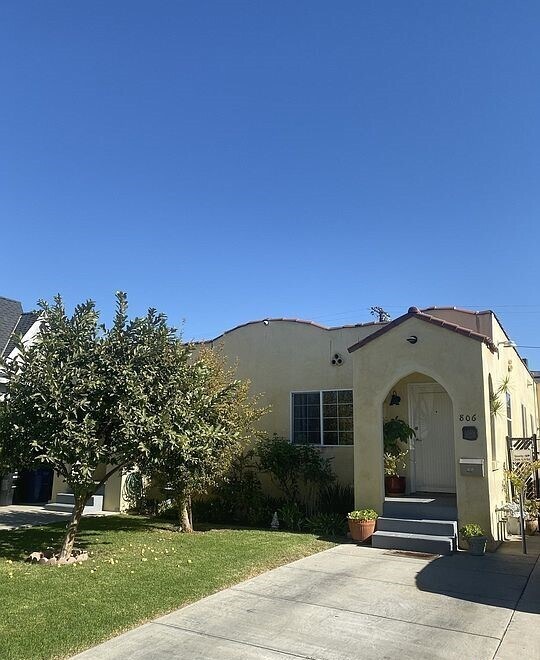 Building Photo - 808 N Orange Grove Ave