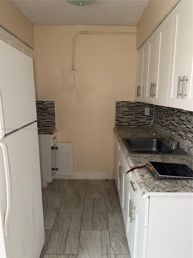 Building Photo - 7640 Kimberly Blvd