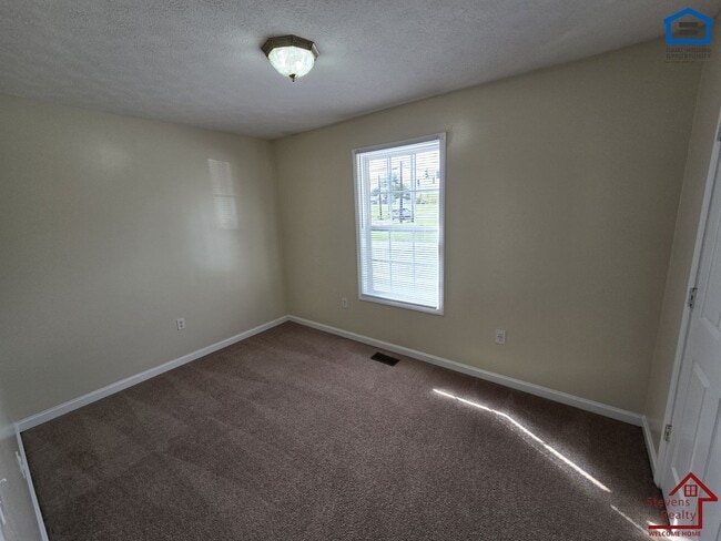 Building Photo - 101 Big Oak Dr