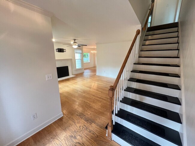 Foto del edificio - Cozy 3 bedroom home within minutes to Bond Park