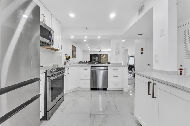 Building Photo - 14476 Amberly Ln