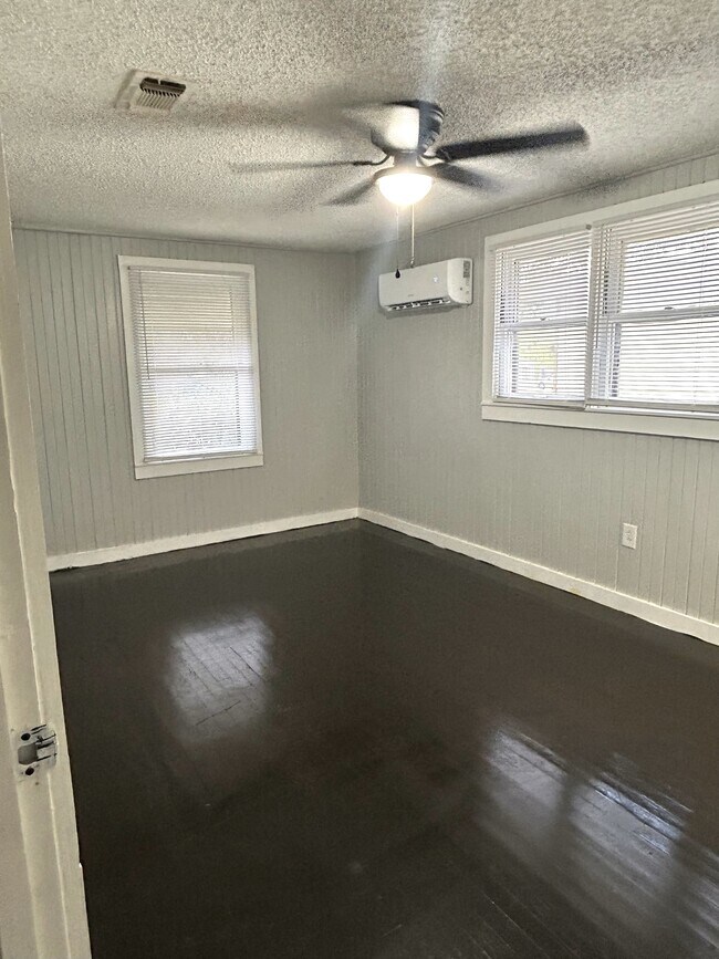 Building Photo - 1265 Marshall St