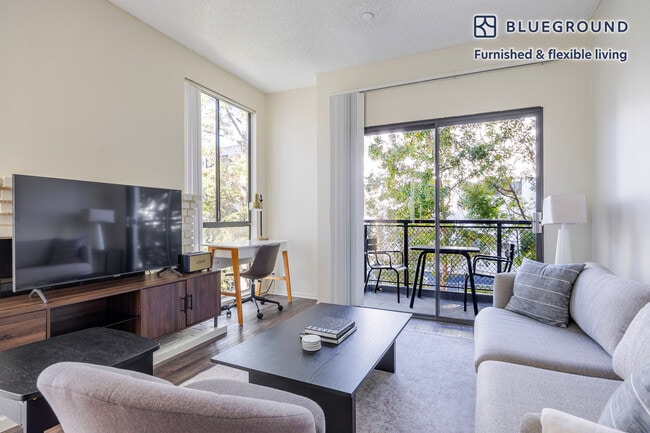 Building Photo - 747 Gayley Ave