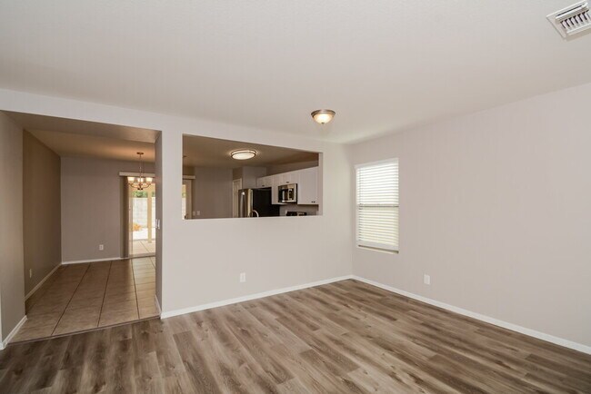 Building Photo - 11808 W Bloomfield Rd