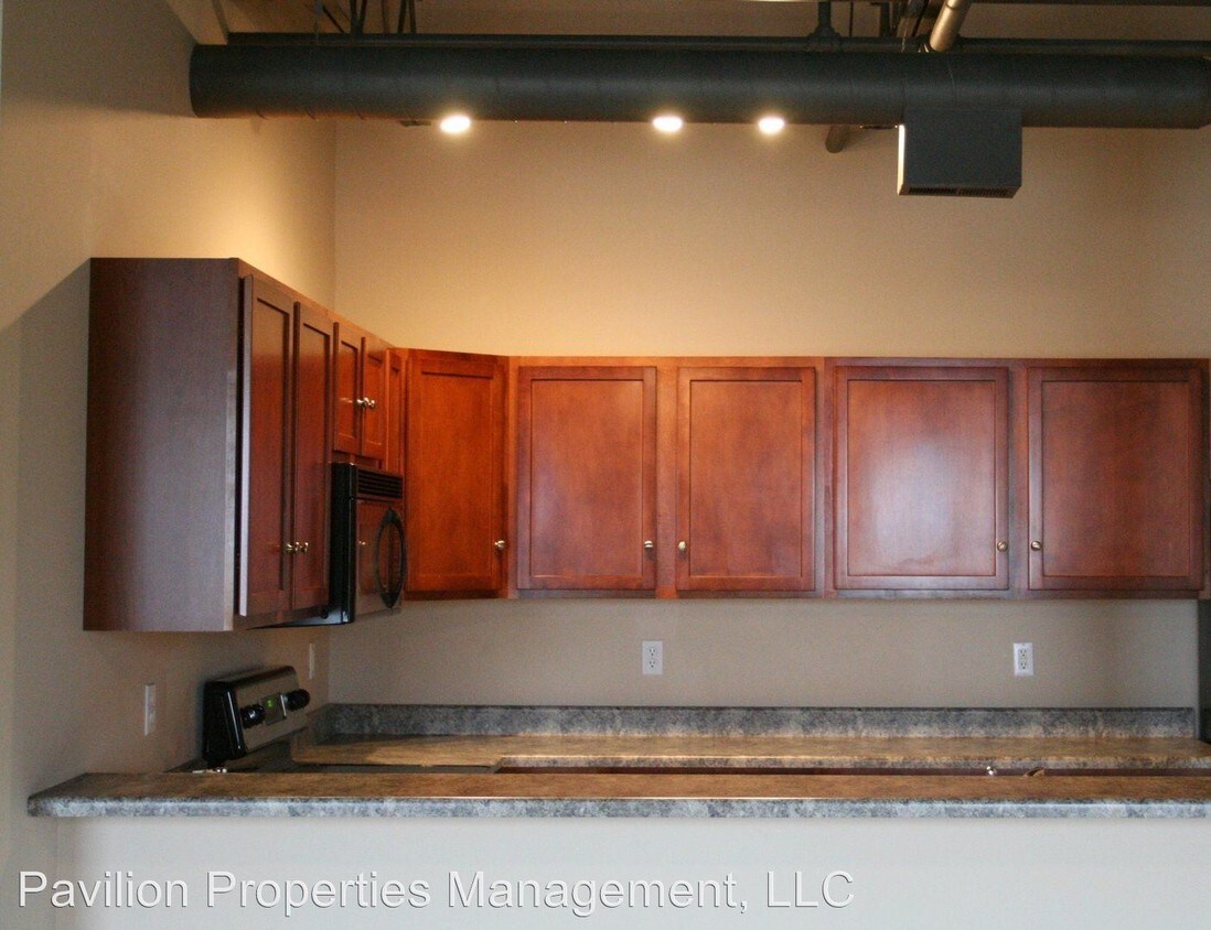 Building Photo - 1120 S Walnut St