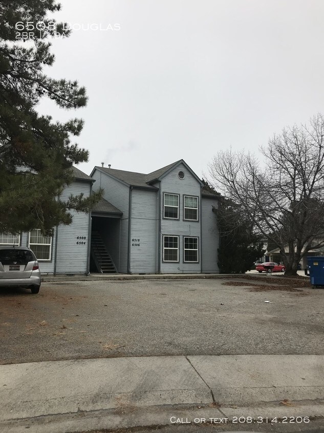 Foto principal - 6506 W Douglas St