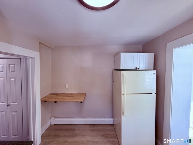 Building Photo - 177 Hobart Ave