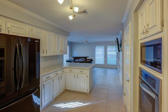 Foto del edificio - 3123 Bonney Briar Dr