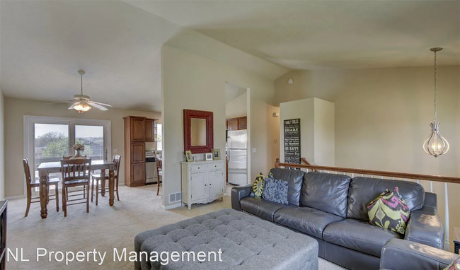 Foto del edificio - 3 br, 2 bath House - 16875 Fowler Ave.