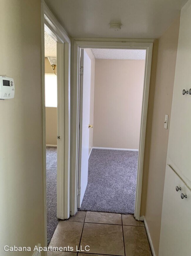 Building Photo - 736 Aster Ln
