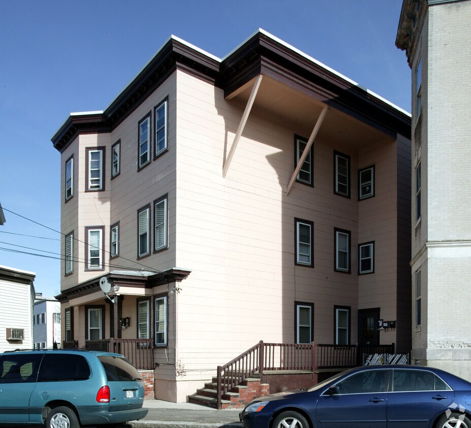 8789 Atlantic Ave, Revere, MA 02151 Apartments in Revere, MA