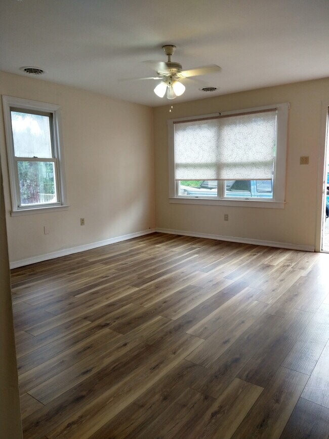 Foto del edificio - 308 Ryder Ave