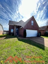Building Photo - 434 N Ericson Rd