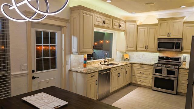 Foto del edificio - 4216 Creekstone Dr