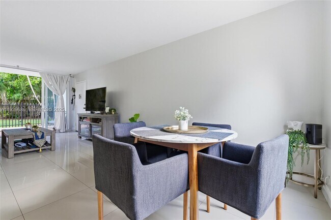 Foto del edificio - 2160 SW 16th Ave