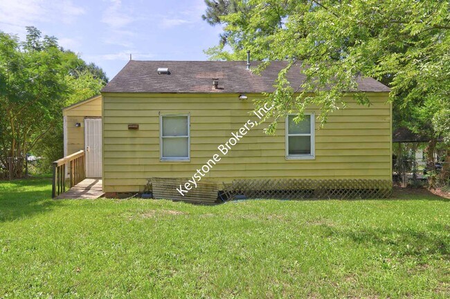 Building Photo - 1241 Auburn Dr