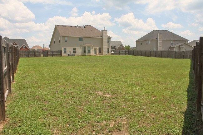 Building Photo - 5 Landings Ct