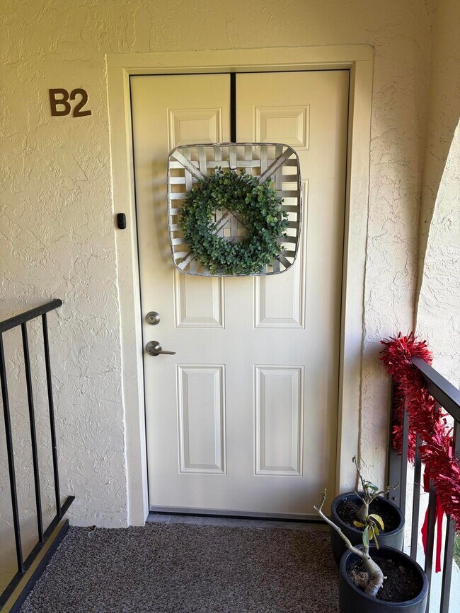 Building Photo - 330 Knotty Pine Cir