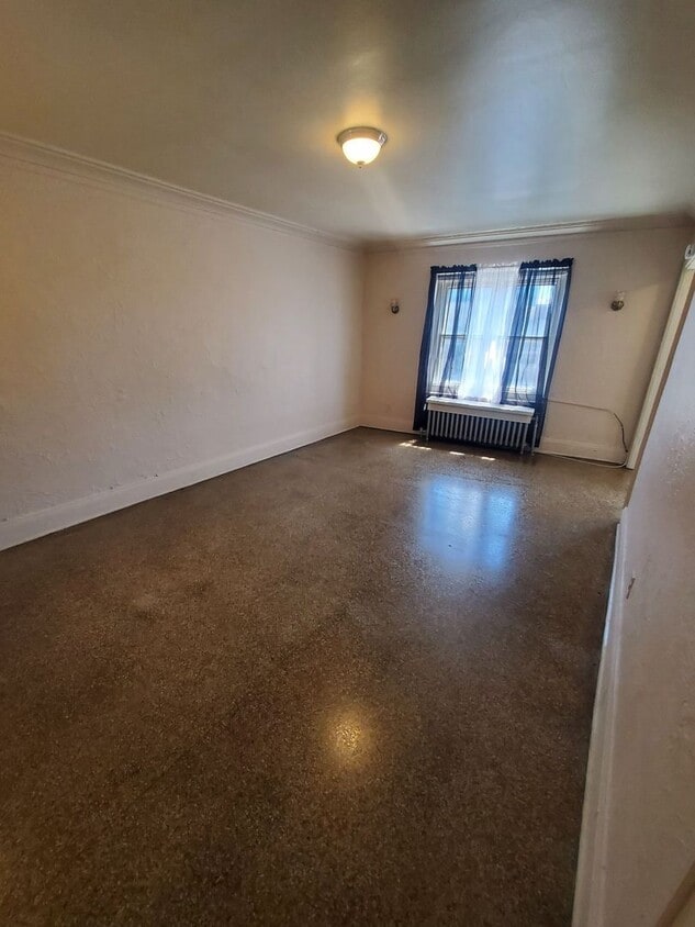 Primary Photo - 614 6th St