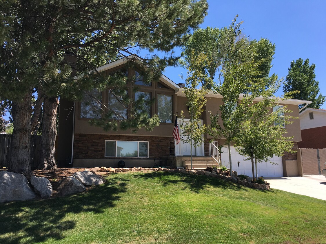Primary Photo - 11265 Windy Peak Ridge Drive