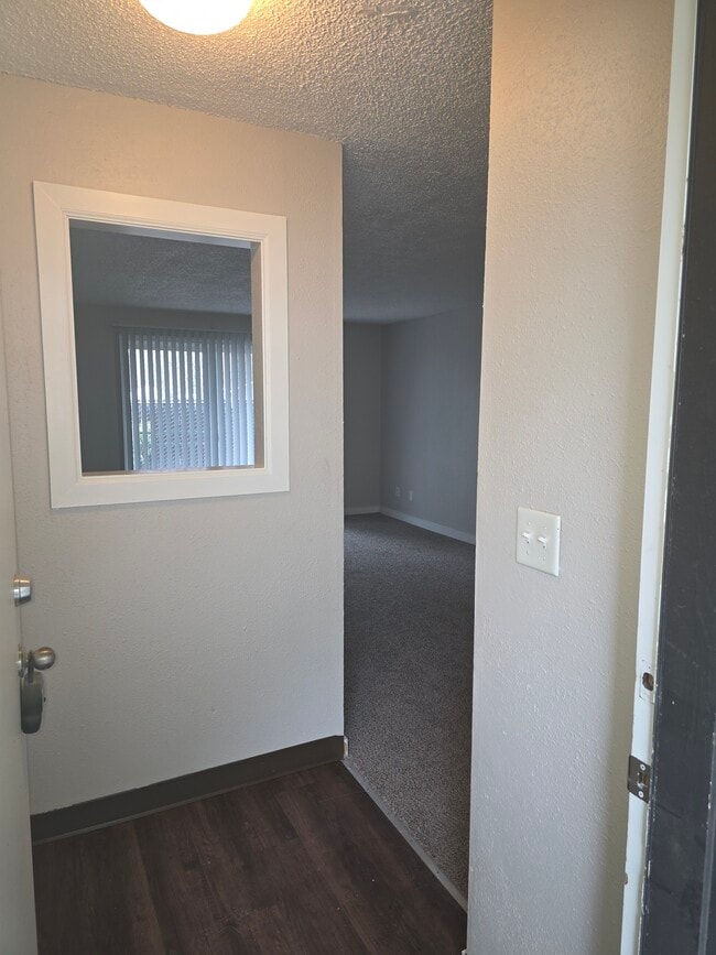 Entryway - West End Apartments