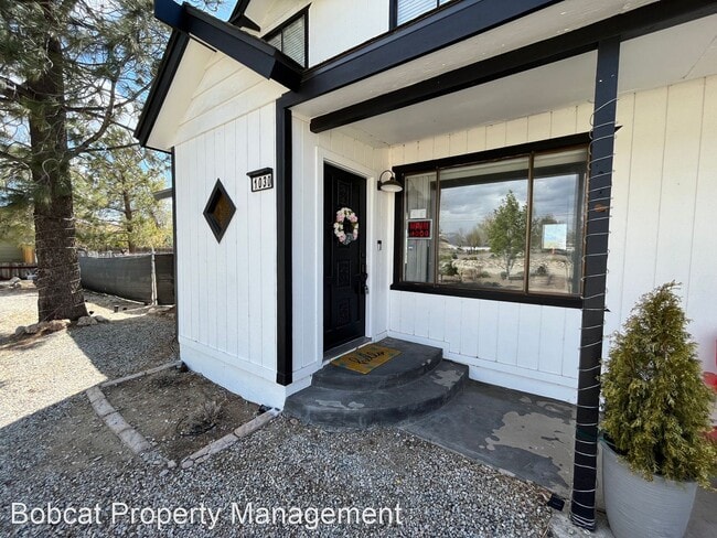 Building Photo - 3 br, 2.5 bath House - 1030 Dresslerville Rd