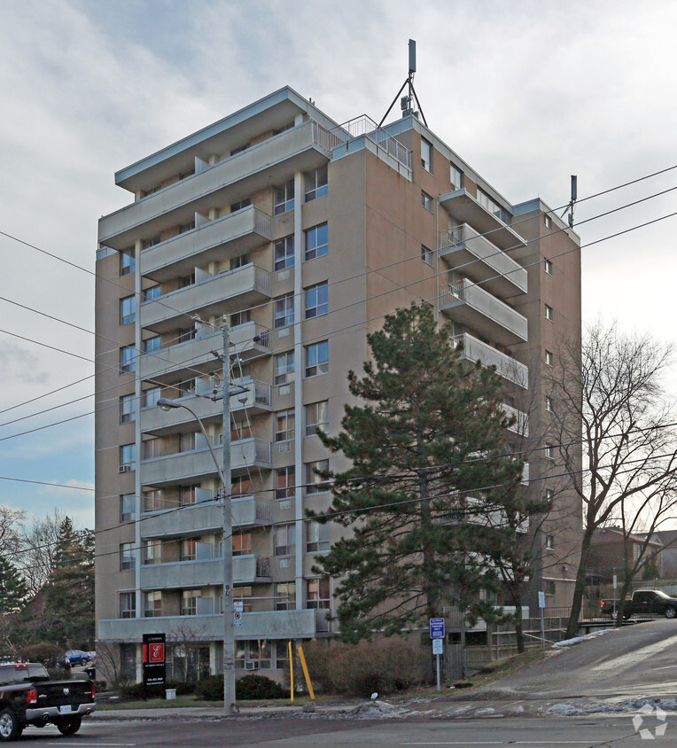 Primary Photo - 525 Eglinton Avenue East